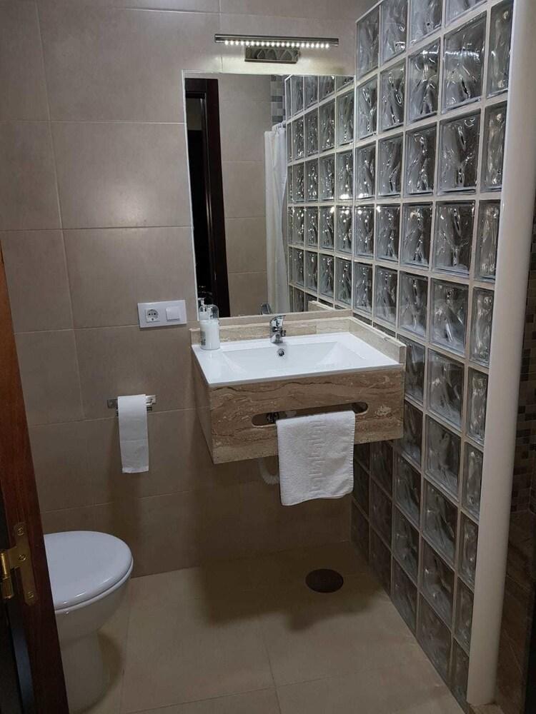 Hostal Malaga Аркос де ла Фронтера Экстерьер фото